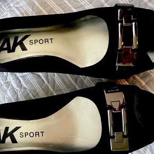 Anne Klein ladies peep toe shoes